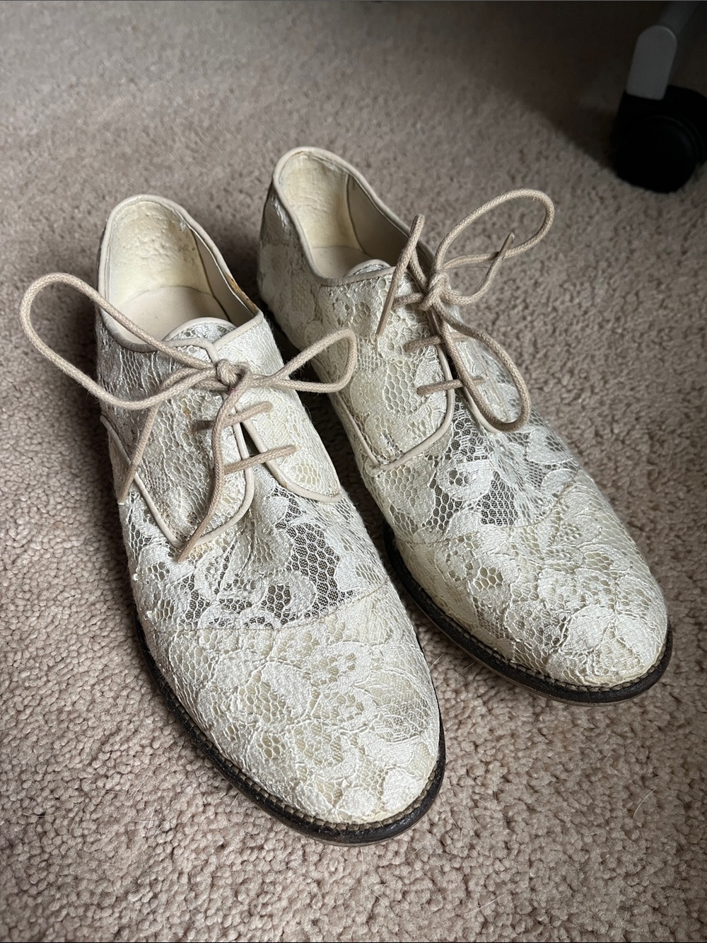 Ivory Lace Oxford Shoes 7 1/2